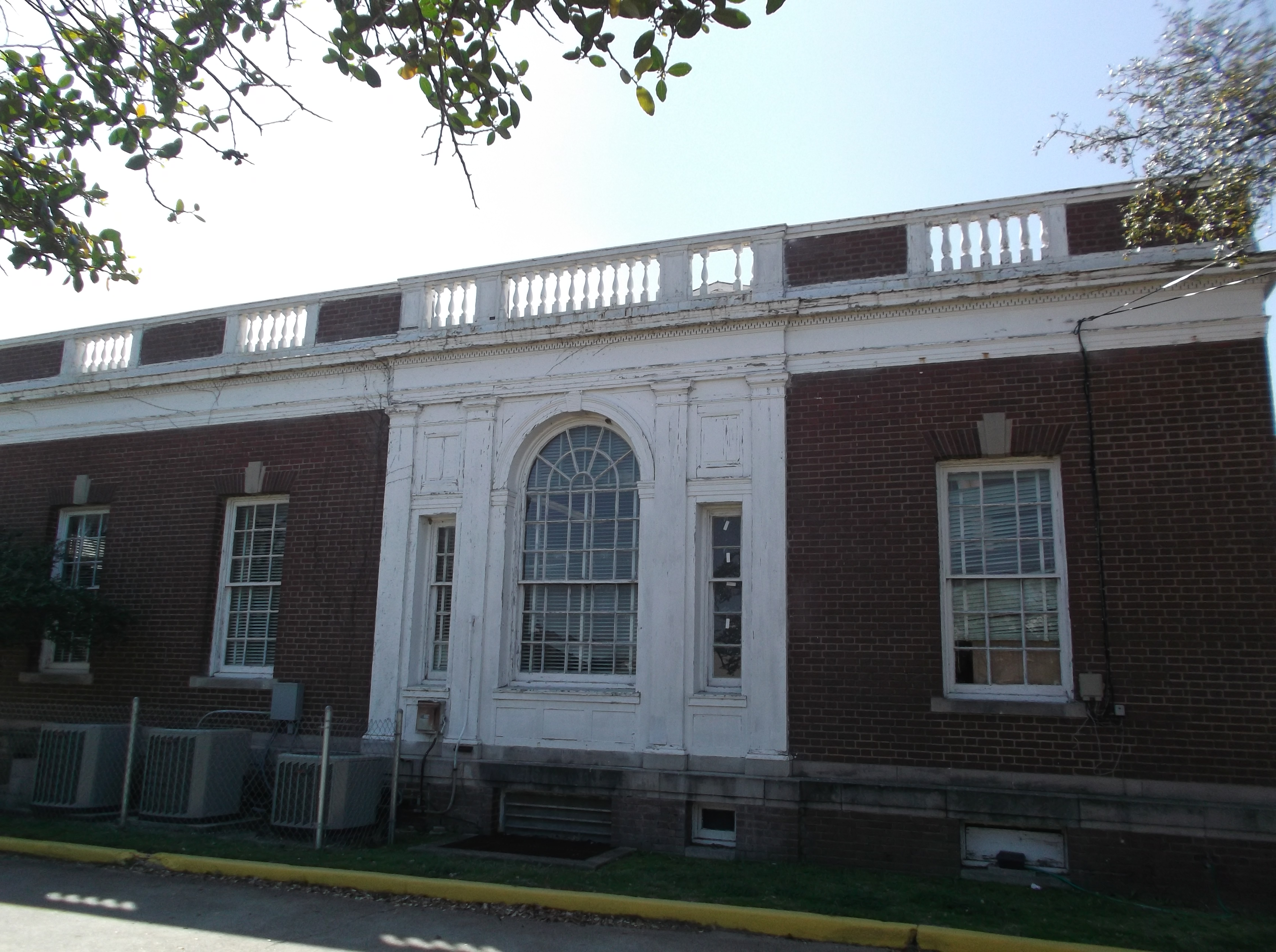 parapet 006.JPG